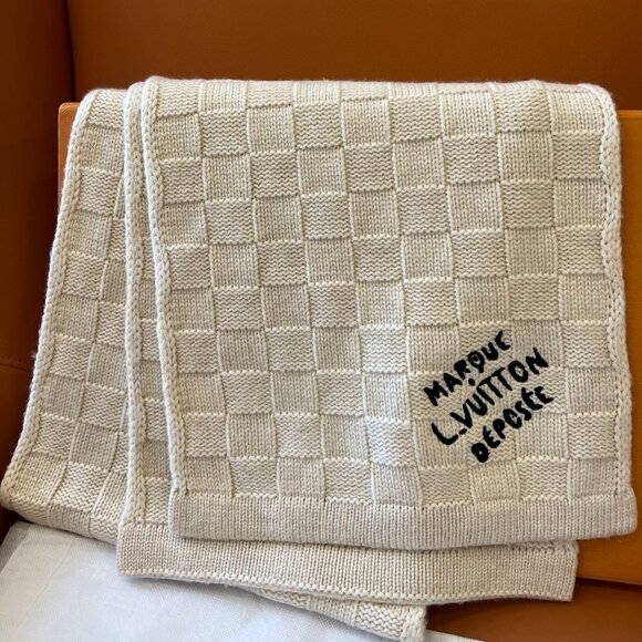 Louis Vuitton Knit Scarf - Picture 4 of 6